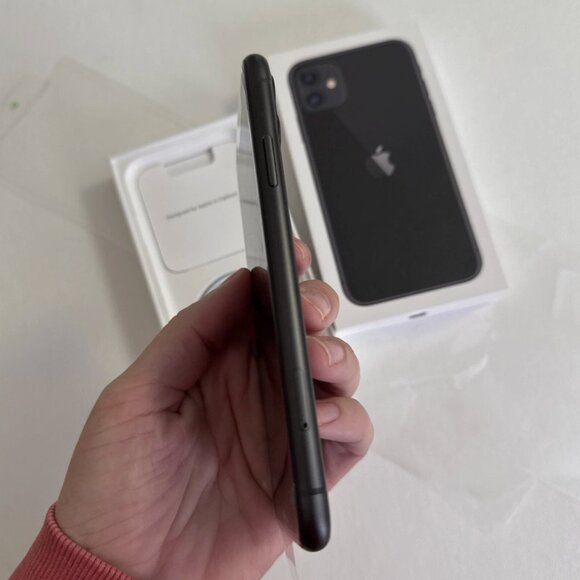 Apple iPhone 11 - Picture 6 of 11